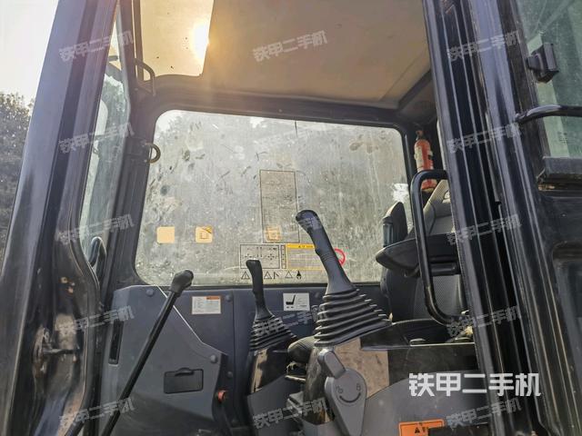 頂棚整體(駕駛室部分) 頂棚整體(駕駛室部分)