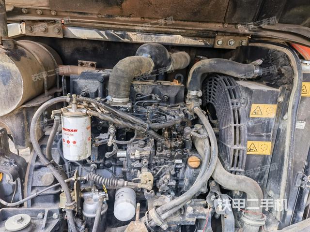 發(fā)動機室(上車部件) 發(fā)動機室(上車部件)
