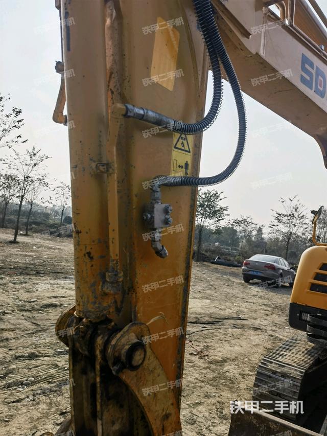 小臂整體右前（工作和回轉裝置）