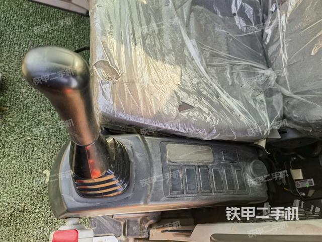 座椅左側控制臺/音響/含左手柄（駕駛室部分）