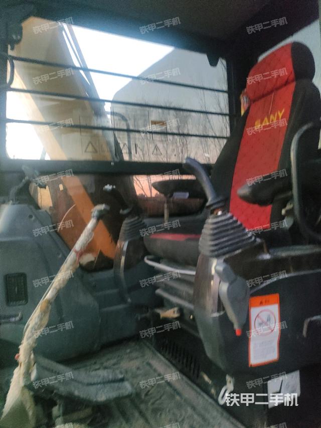 駕駛室頂部（整機(jī)外觀）