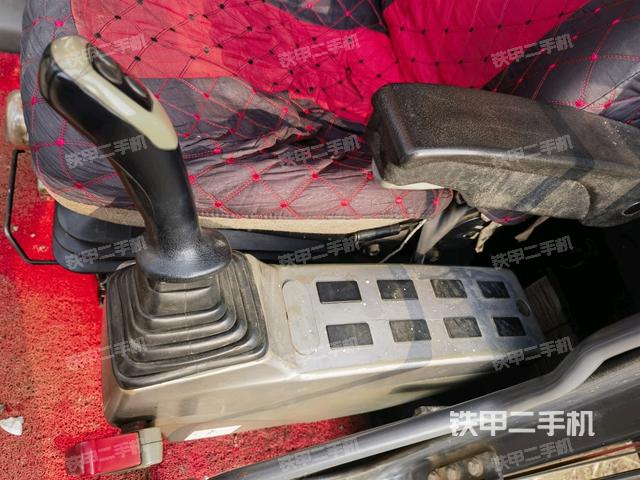 座椅左側(cè)控制臺(tái)/音響/含左手柄（駕駛室部分）