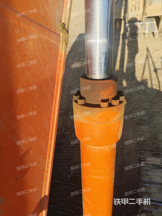 大臂油缸整體?豎拍(工作和回轉(zhuǎn)裝置) 大臂油缸整體?豎拍(工作和回轉(zhuǎn)裝置)