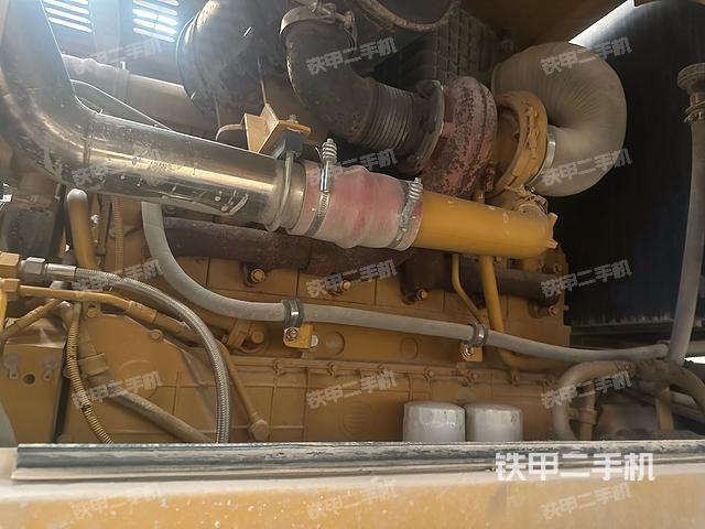 發(fā)動機右側（整機外觀及大件）