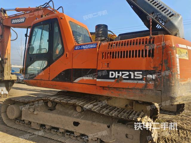 左后45(整機(jī)外觀) 左后45(整機(jī)外觀)