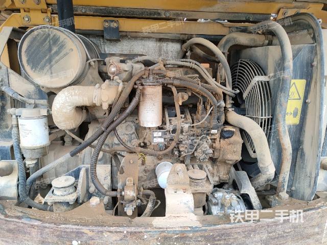 發(fā)動(dòng)機(jī)室（上車(chē)部件）