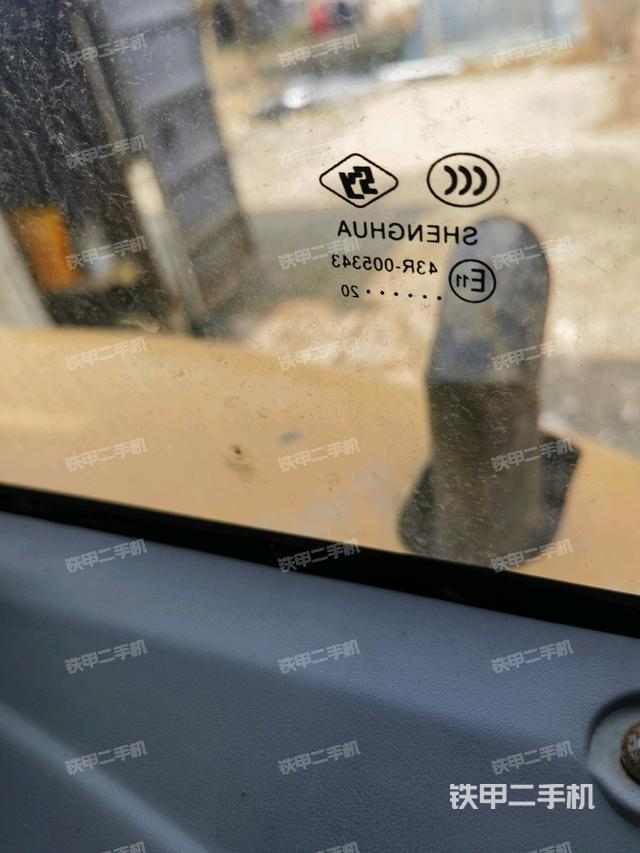 后窗玻璃角標(biāo)（駕駛室部分）