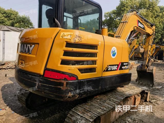 右后45(整機(jī)外觀) 右后45(整機(jī)外觀)