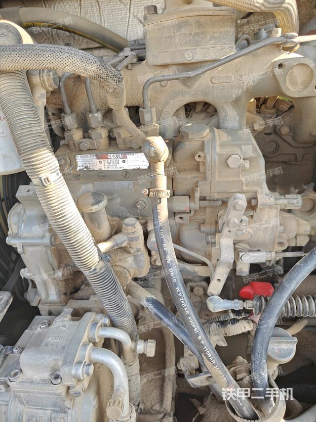 發(fā)動(dòng)機(jī)室（上車(chē)部件）