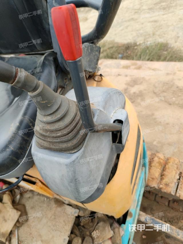 座椅左側(cè)控制臺(tái)/音響/含左手柄（駕駛室部分）