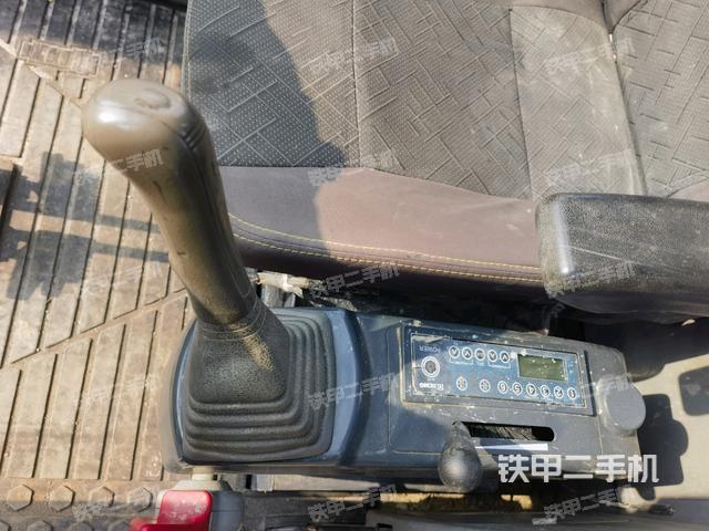 座椅左側(cè)控制臺(tái)/音響/含左手柄（駕駛室部分）