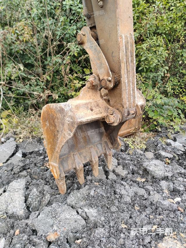 鏟斗右后整體（工作和回轉(zhuǎn)裝置）