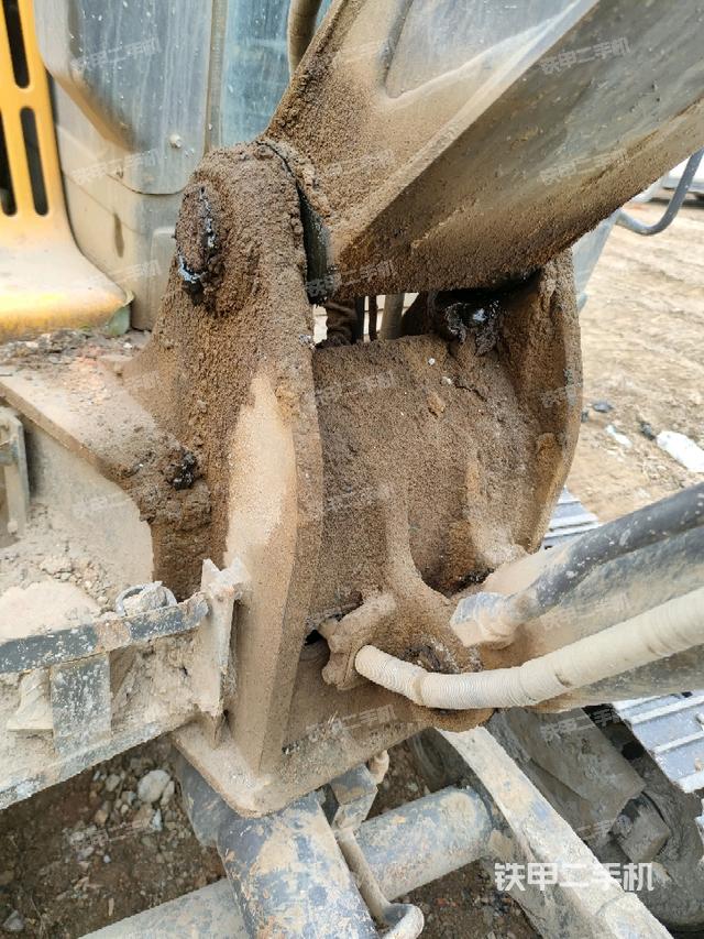 大臂根部?斜（工作和回轉(zhuǎn)裝置）