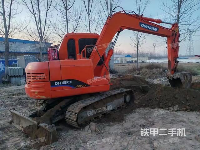 整機(jī)右后45°(整機(jī)外觀) 整機(jī)右后45°(整機(jī)外觀)
