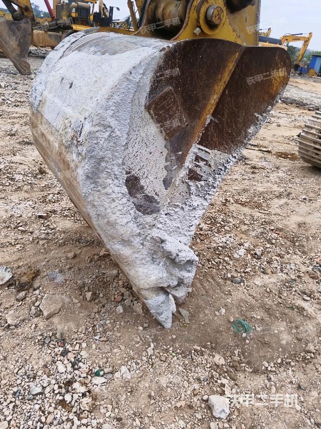 小臂整體右前（工作和回轉(zhuǎn)裝置）