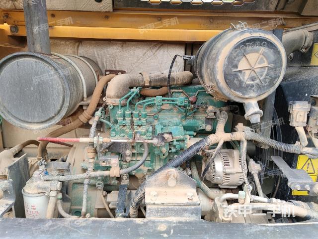 發(fā)動(dòng)機(jī)室（上車(chē)部件）