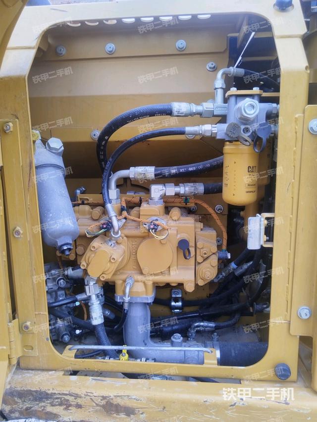 液壓泵室(大件艙室) 液壓泵室(大件艙室)