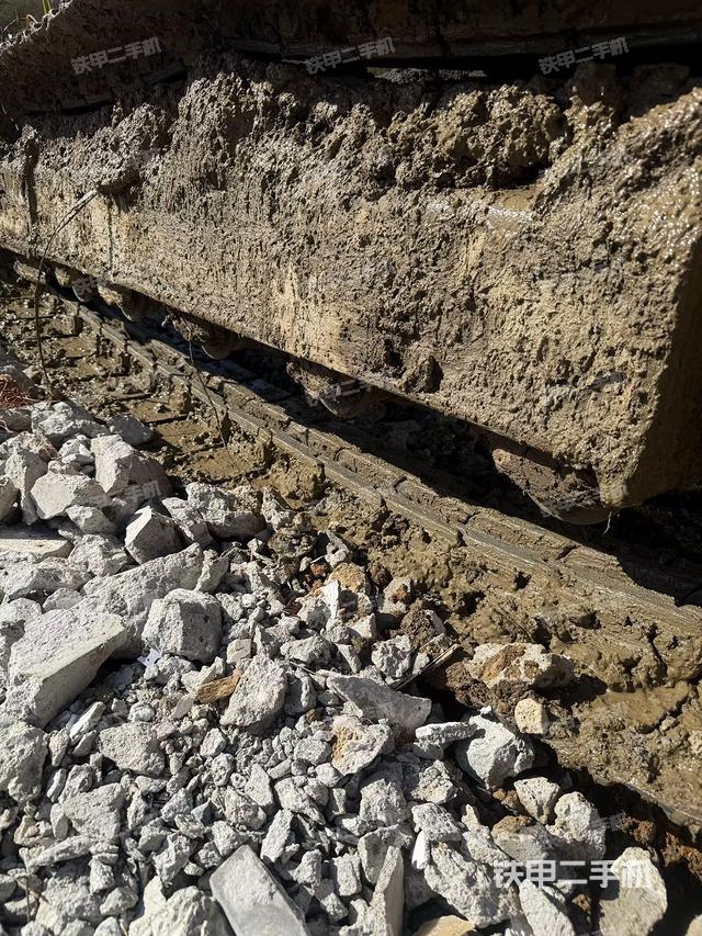 單側(cè)履帶整體（整機(jī)外觀）