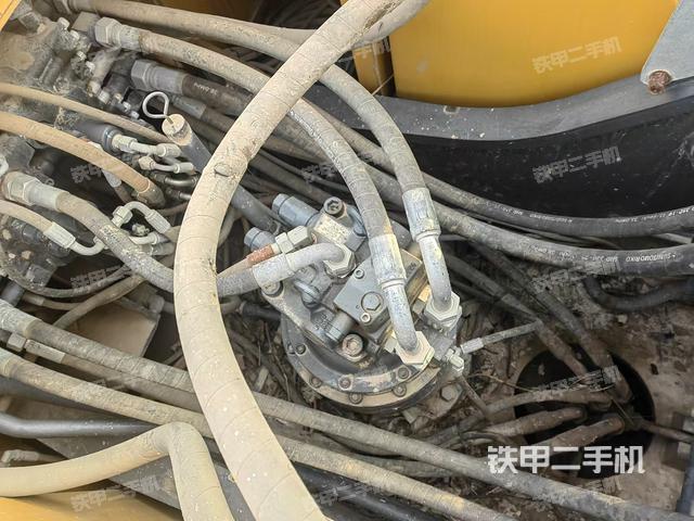 回轉(zhuǎn)馬達(dá)和主控閥（整機外觀）