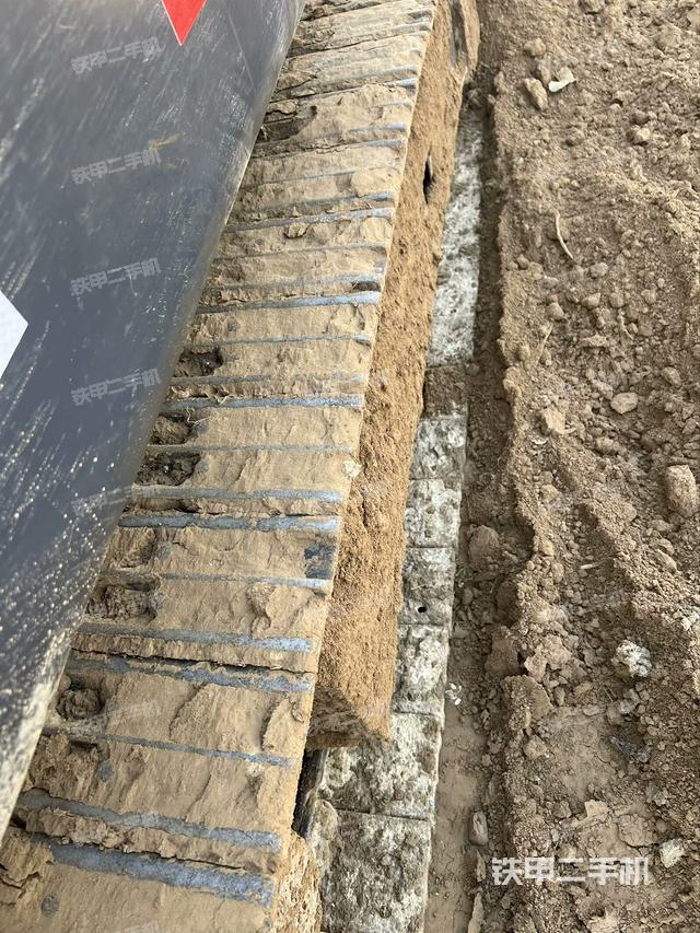 單側(cè)履帶整體（整機外觀）