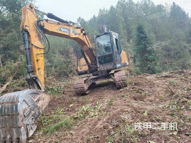 三一重工SY125C挖掘机