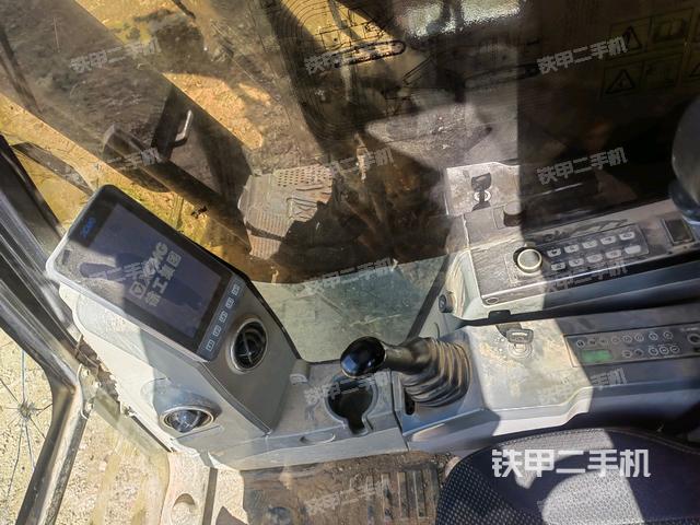 座椅左側(cè)控制臺/音響/含左手柄（駕駛室部分）