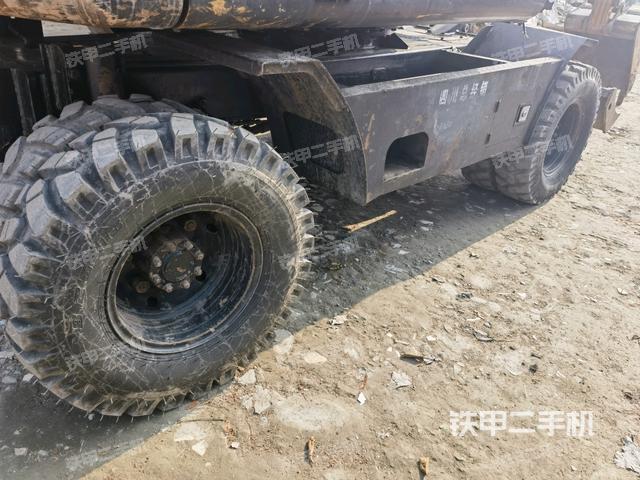 右側(cè)履帶整體?(行走機構(gòu)) 右側(cè)履帶整體?(行走機構(gòu))