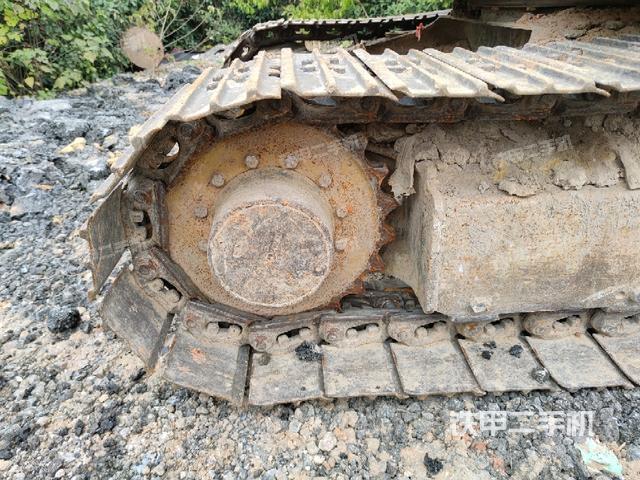 右驅(qū)動(dòng)輪（行走機(jī)構(gòu)）