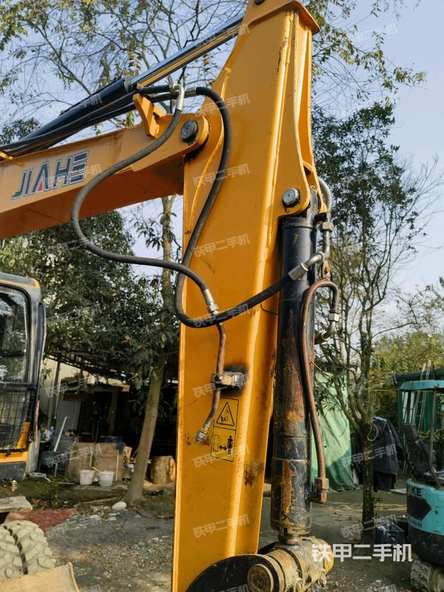 小臂整體左后(工作和回轉(zhuǎn)裝置) 小臂整體左后(工作和回轉(zhuǎn)裝置)