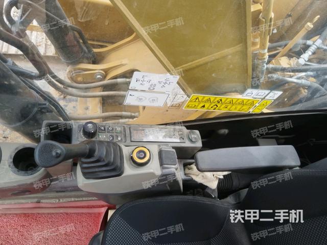 座椅右側(cè)控制臺(tái)/鑰匙門/油門/含右手柄（駕駛室部分）