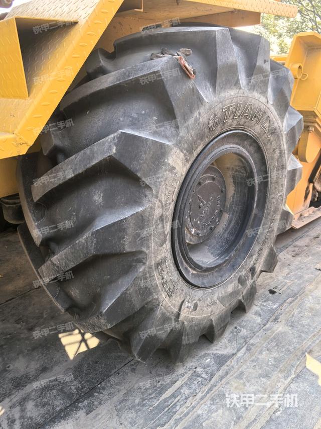 右引導(dǎo)輪/右前輪（行走機(jī)構(gòu)）