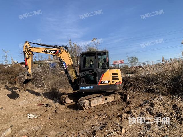 駕駛室整體（整機(jī)外觀）