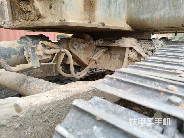 轉(zhuǎn)盤和下車架正前（工作和回轉(zhuǎn)裝置）