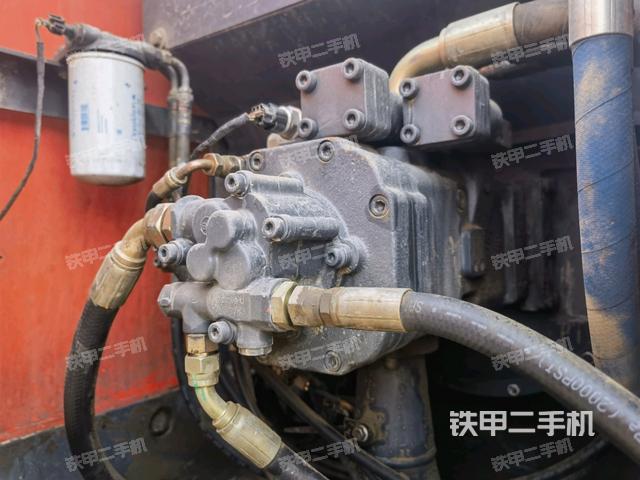 液壓泵斜45?左（大件艙室）