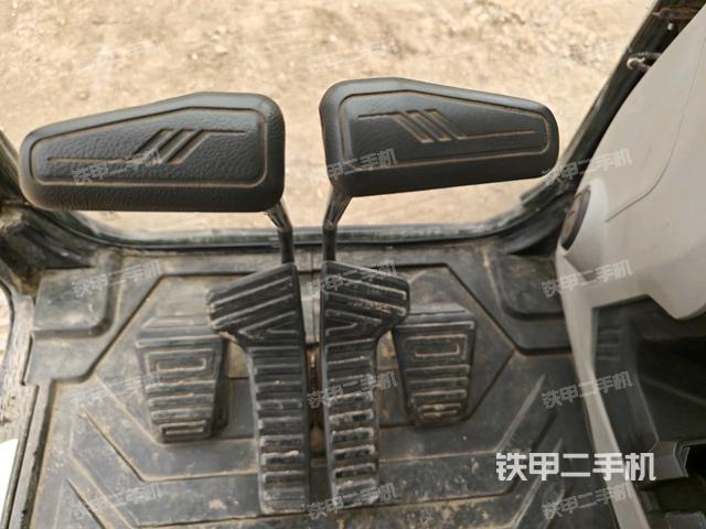 后窗玻璃角標(biāo)（駕駛室部分）