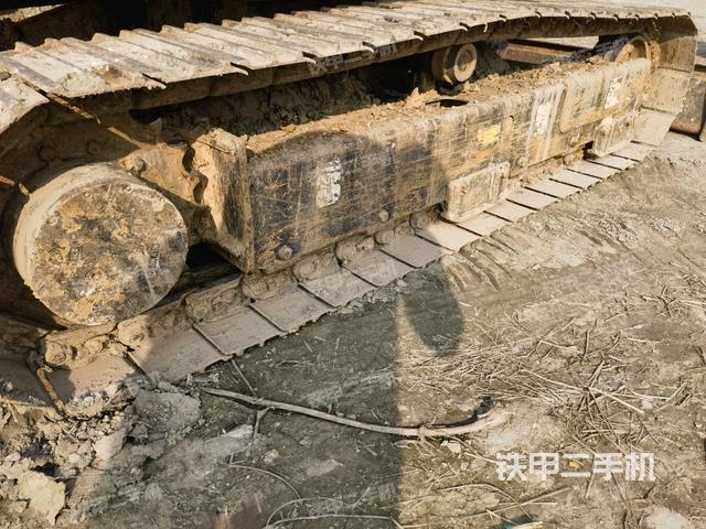 右側履帶整體?（行走機構）