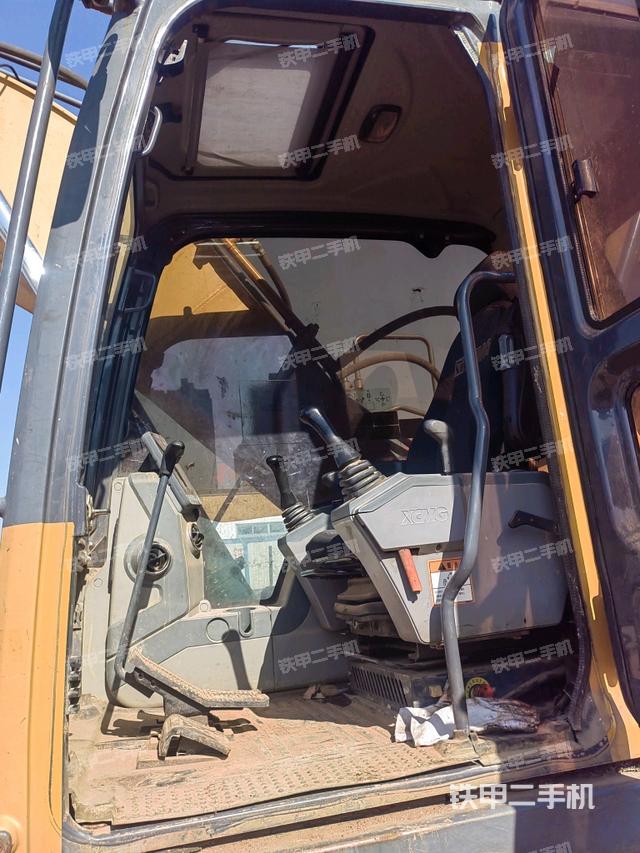 右側(cè)玻璃角標(biāo)（駕駛室部分）