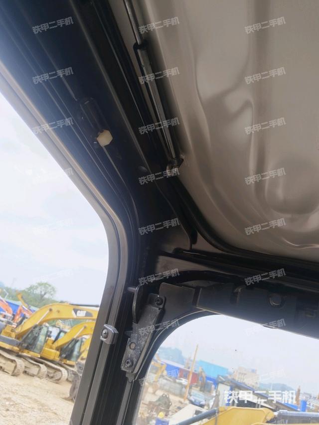 頂棚整體(駕駛室部分) 頂棚整體(駕駛室部分)