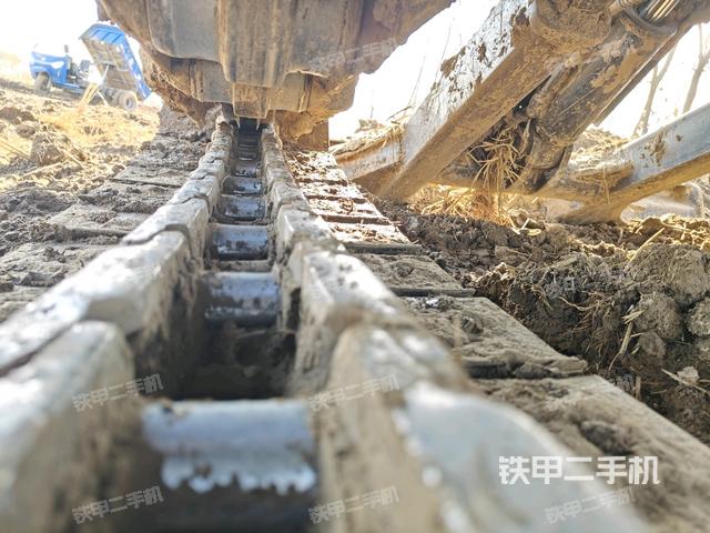 右驅(qū)動(dòng)輪（行走機(jī)構(gòu)）