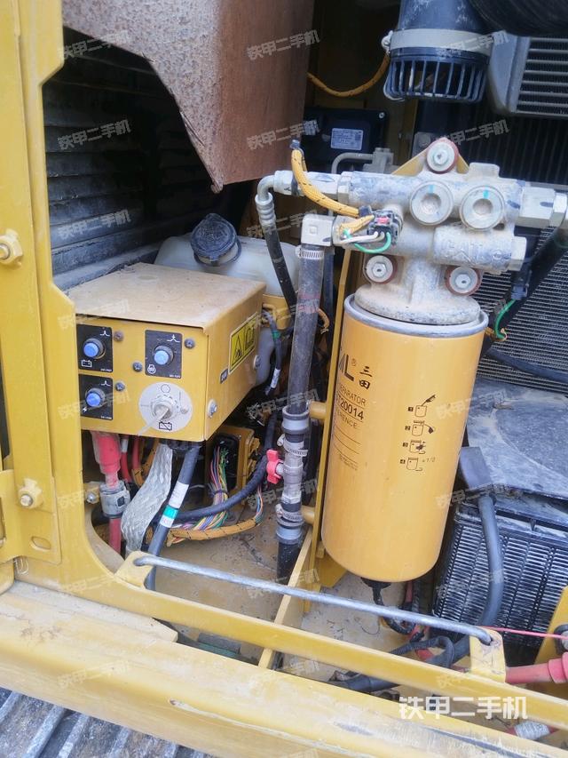 液壓泵斜45?右(大件艙室) 液壓泵斜45?右(大件艙室)