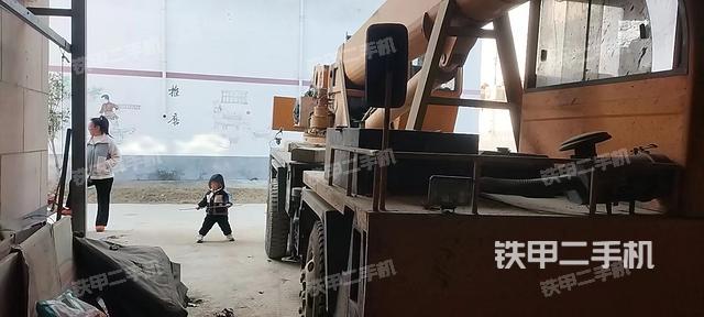 整機(jī)右側(cè)(設(shè)備外觀及核心部件) 整機(jī)右側(cè)(設(shè)備外觀及核心部件)