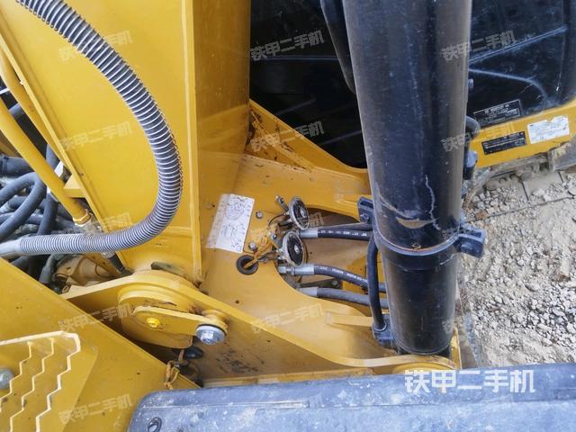 大臂根部?斜視(工作和回轉裝置) 大臂根部?斜視(工作和回轉裝置)