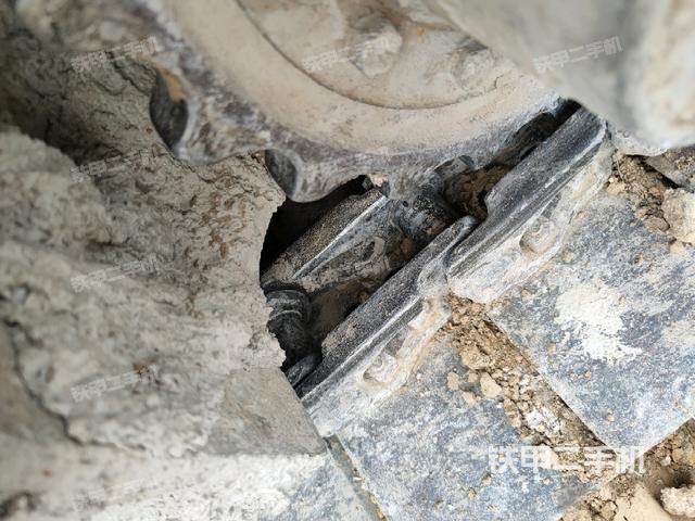 左側(cè)行走馬達(dá)蓋板（行走機(jī)構(gòu)）