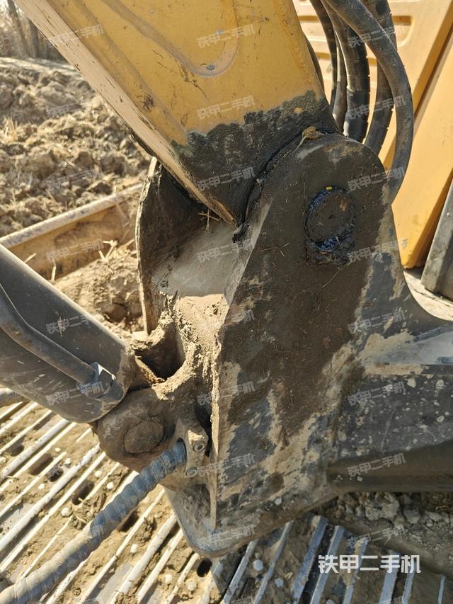 大臂根部?斜（工作和回轉(zhuǎn)裝置）