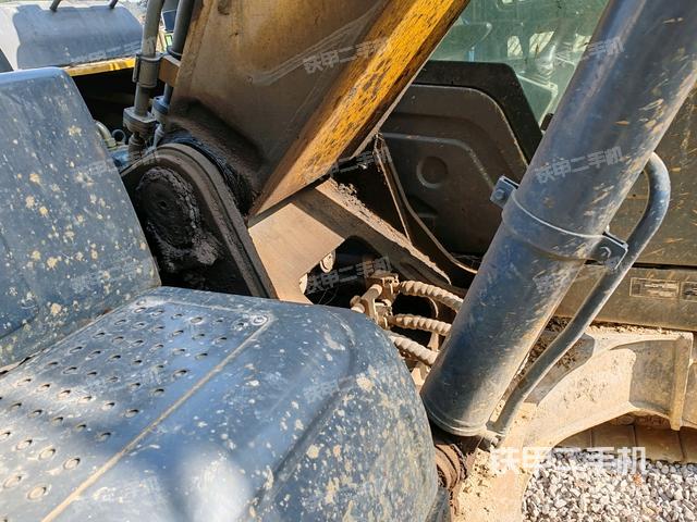 大臂根部?斜視(工作和回轉(zhuǎn)裝置) 大臂根部?斜視(工作和回轉(zhuǎn)裝置)