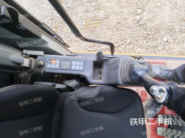 座椅左側控制臺/音響/含左手柄(駕駛室部分) 座椅左側控制臺/音響/含左手柄(駕駛室部分)