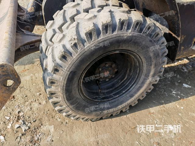 左驅(qū)動輪(行走機構(gòu)) 左驅(qū)動輪(行走機構(gòu))