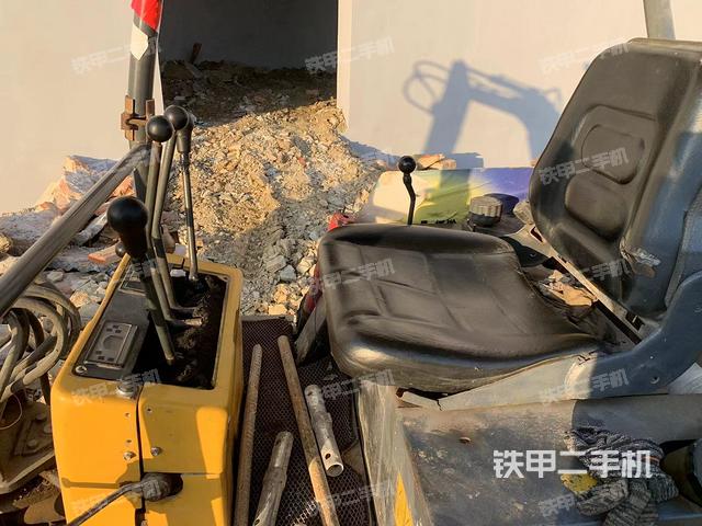 駕駛室整體（整機外觀）