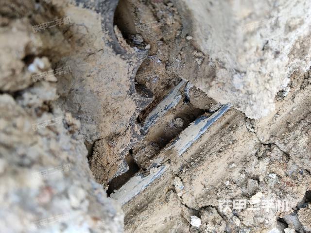 右側(cè)行走馬達(dá)蓋板（行走機(jī)構(gòu)）