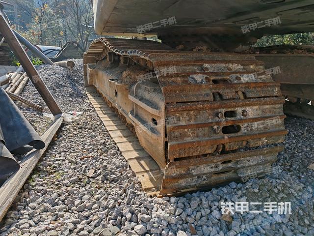 右側(cè)履帶整體(行走機(jī)構(gòu)) 右側(cè)履帶整體(行走機(jī)構(gòu))